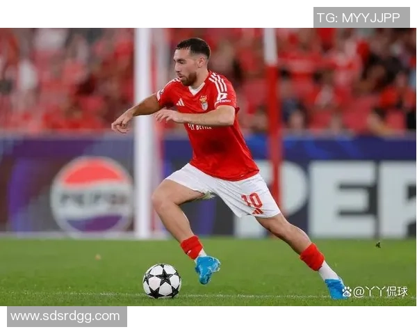 中超精彩对决本菲卡大胜巴黎圣日耳曼神奇扑救点燃全场热情