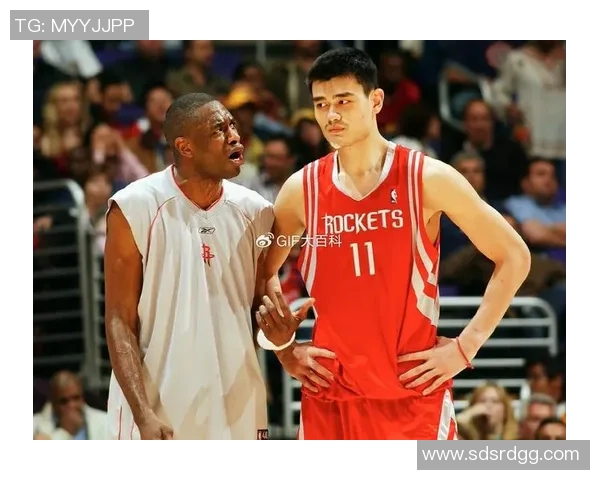 姚明与快船的对决回顾：篮球场上的传奇碰撞与精彩瞬间