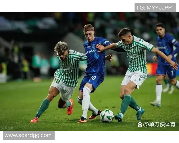 德甲焦点战尤文图斯与切尔西握手言和红牌事件引发全场热议