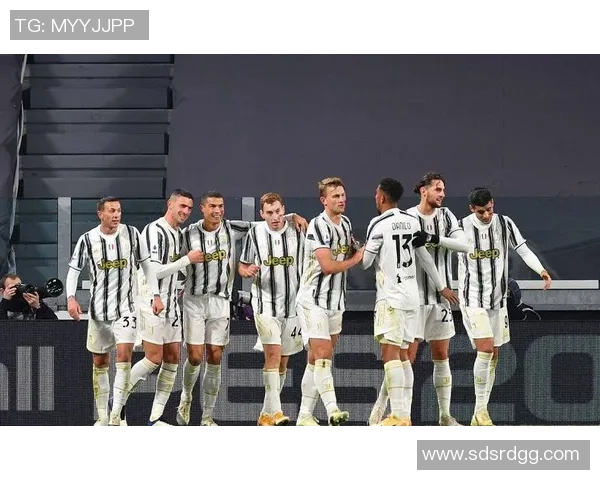 意甲焦点战那不勒斯与尤文图斯握手言和历史冷门引发球迷热议