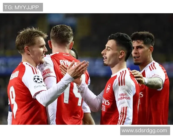 意甲激战阿森纳与曼联互交白卷逆转瞬间点燃全场激情 意甲激战阿森纳与曼联互交白卷逆转瞬间点燃全场激情