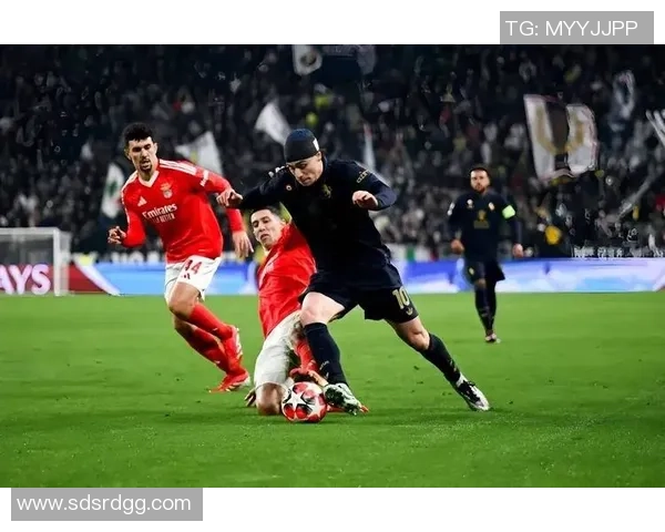 欧冠激战:本菲卡大胜多特蒙德点球大战瞬间点燃全场激情 欧冠激战:本菲卡大胜多特蒙德点球大战瞬间点燃全场激情