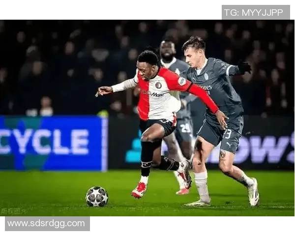 欧联杯焦点战曼联与巴黎圣日耳曼互交白卷绝杀时刻引发全场热议 欧联杯焦点战曼联与巴黎圣日耳曼互交白卷绝杀时刻引发全场热议