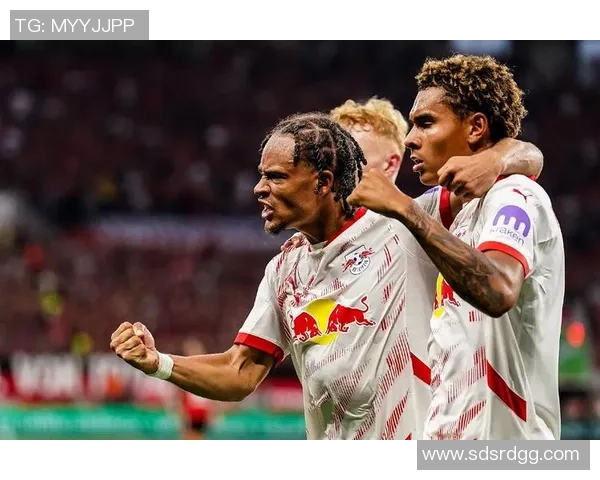 莱比锡与尤文图斯友谊赛精彩回顾帽子戏法引发全场热潮 莱比锡与尤文图斯友谊赛精彩回顾帽子戏法引发全场热潮