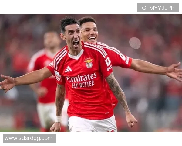 意甲激战本菲卡狂胜热刺五球大捷帽子戏法引爆全场热情 意甲激战本菲卡狂胜热刺五球大捷帽子戏法引爆全场热情