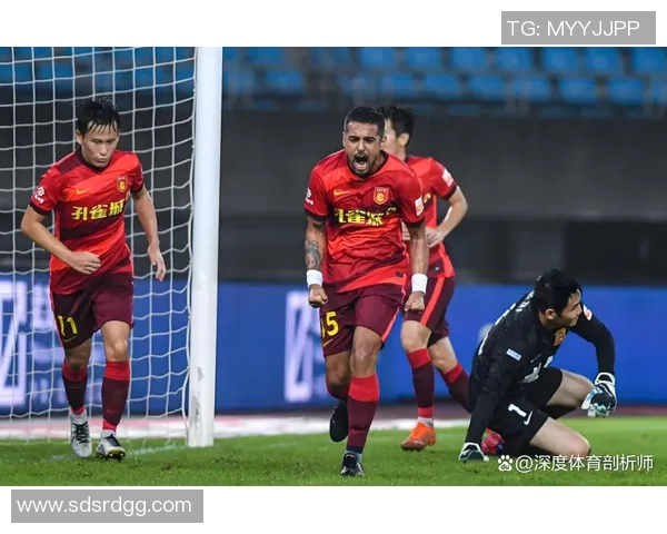 中超激战曼联大胜马竞红牌争议引发全场热议与讨论 中超激战曼联大胜马竞红牌争议引发全场热议与讨论