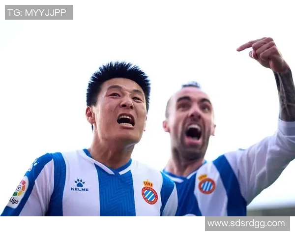 欧联杯曼城大胜马竞帽子戏法点燃全场激情瞬间回顾与分析