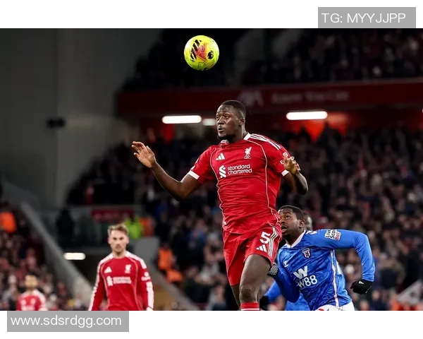 英超焦点战利物浦与巴萨战平帽子戏法引发争议判罚引热议