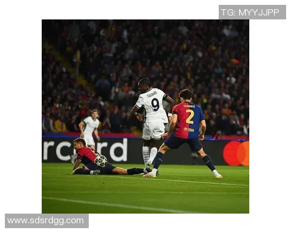 欧联杯曼联大胜多特蒙德红牌争议引发全场热议