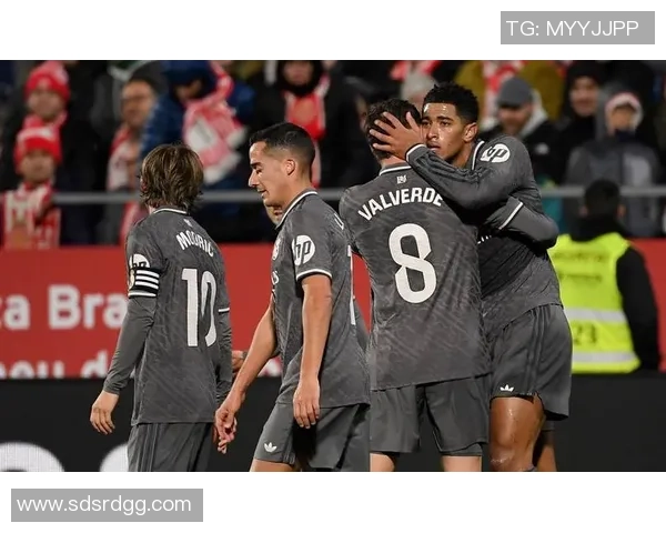 足总杯激战：尤文图斯小胜拜仁红牌争议引发全场热议