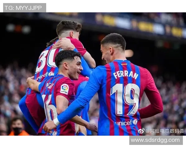 欧联杯精彩对决那不勒斯大胜本菲卡红牌事件引发全场热议