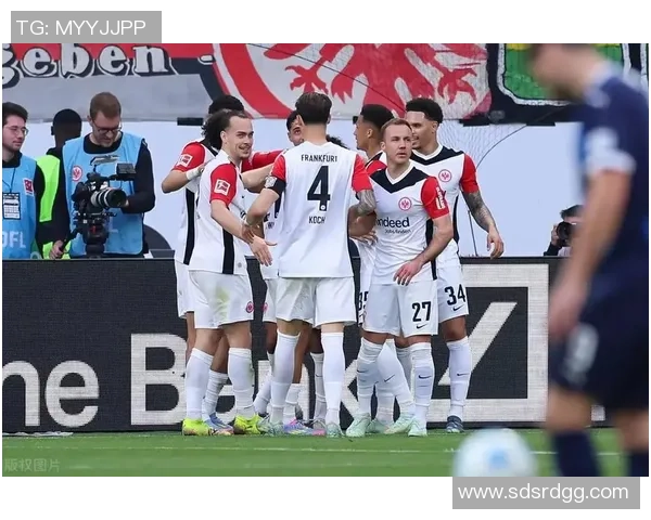 德甲赛场惊现冷门尤文图斯小胜热刺引发全场沸腾