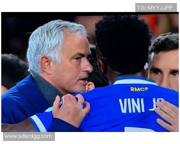 本菲卡逆转曼联友谊赛胜利神扑与争议判罚引发热议