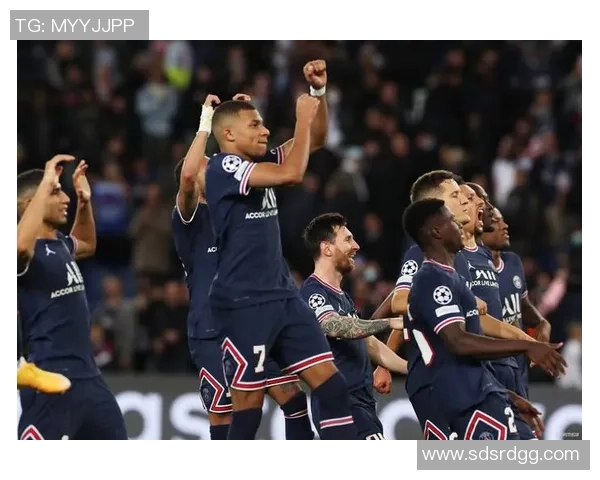 英超激战利物浦与AC米兰握手言和红牌事件引发全场热议 英超激战利物浦与AC米兰握手言和红牌事件引发全场热议