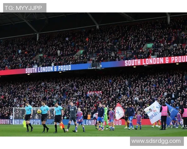 英超焦点战曼城与曼联平局乌龙球成比赛转折点战术分析揭秘